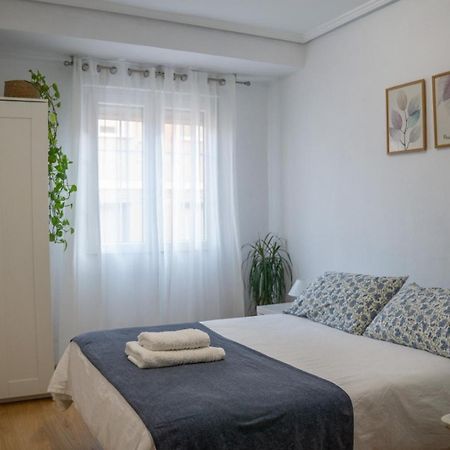 Piso Completo Cerca De Estacion Bus, Tren Y Ferrys Apartment Santander Exterior photo