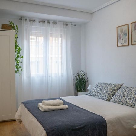 Piso Completo Cerca De Estacion Bus, Tren Y Ferrys Apartment Santander Exterior photo
