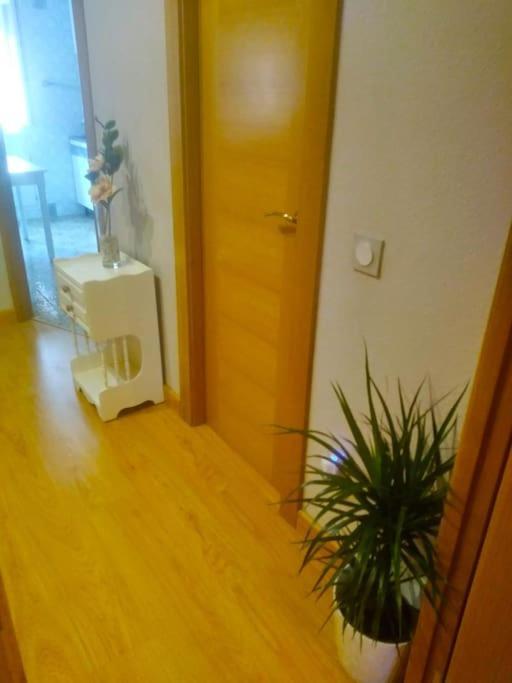 Piso Completo Cerca De Estacion Bus, Tren Y Ferrys Apartment Santander Exterior photo