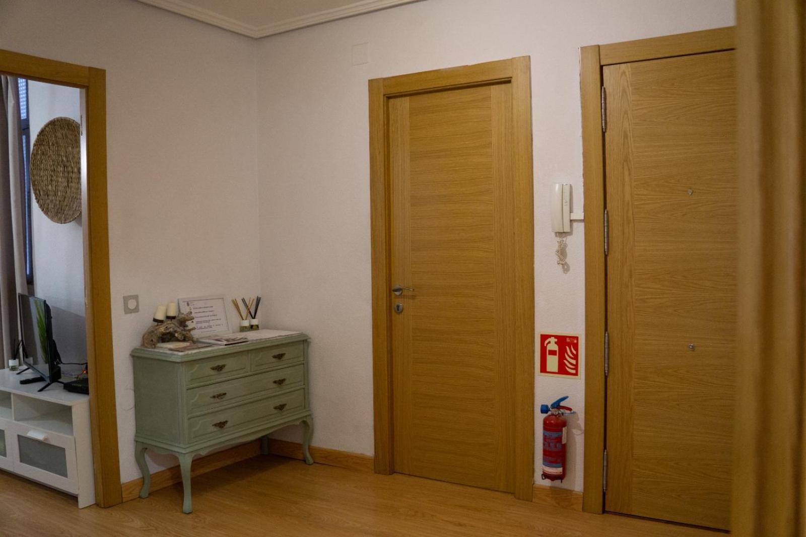 Piso Completo Cerca De Estacion Bus, Tren Y Ferrys Apartment Santander Exterior photo